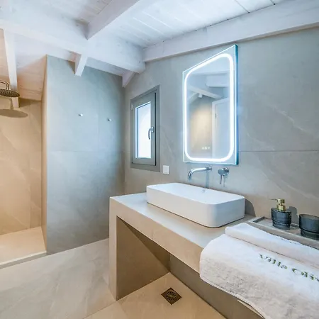 Oliva With Private Pool By Konnect Kato Korakiana
