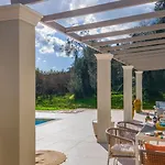 Oliva With Private Pool By Konnect Kato Korakiana