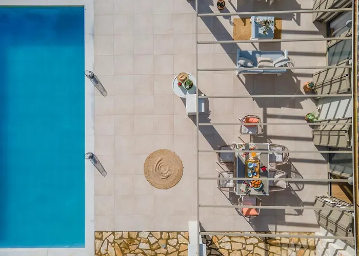 Oliva With Private Pool By Konnect Villa Kato Korakiana