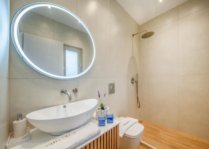 Oliva With Private Pool By Konnect * Kato Korakiana