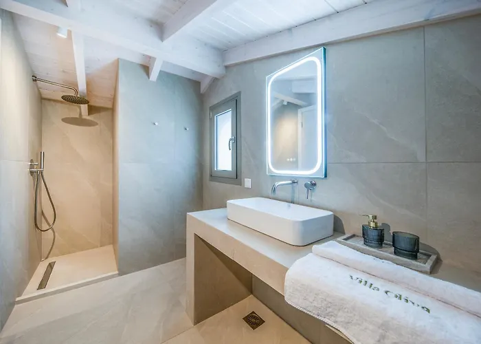Oliva With Private Pool By Konnect Kato Korakiana