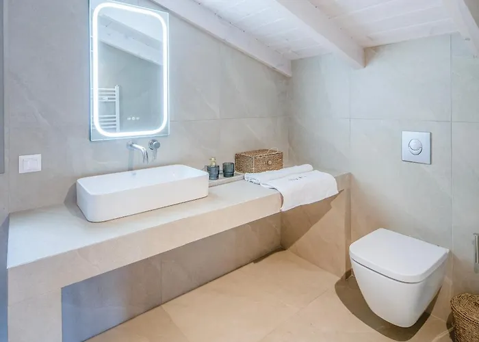Oliva With Private Pool By Konnect Villa